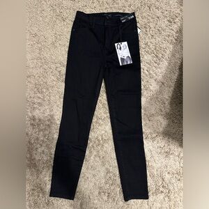 NWT Kendall and Kylie Jeans - Kontour High Rise